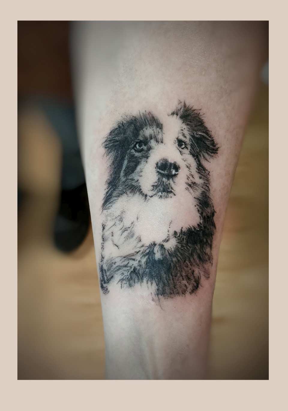 Feines, künstlerisches Tattoo im zarten Stil aus Leipzig